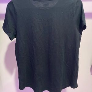 Black Old Navy T-shirt